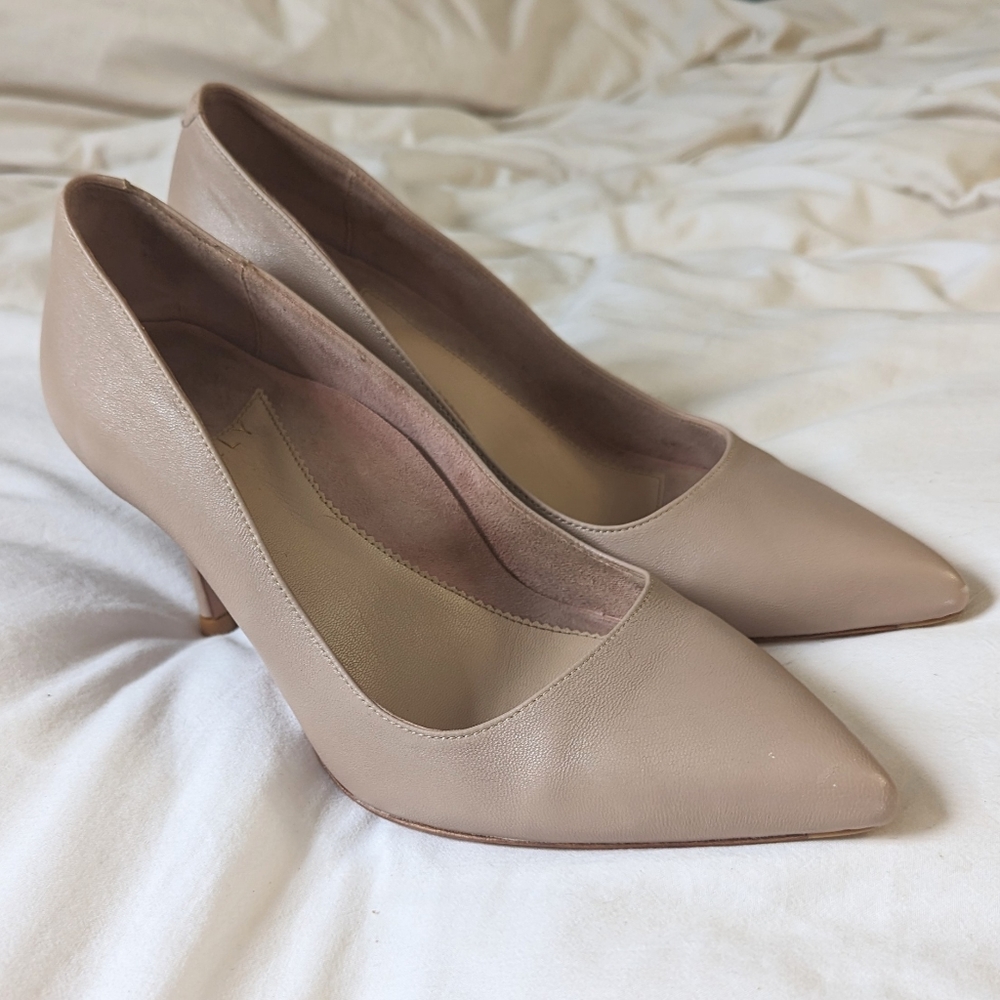 Ally 38C Bossy Beige Pump